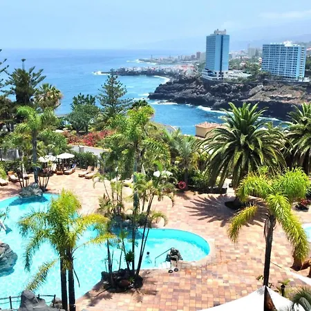 Two Bedrooms With Stunning Views Apartment