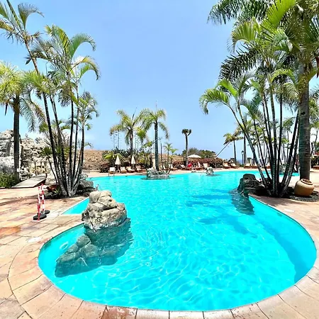 Two Bedrooms With Stunning Views *