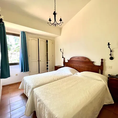 Two Bedrooms With Stunning Views Apartment *