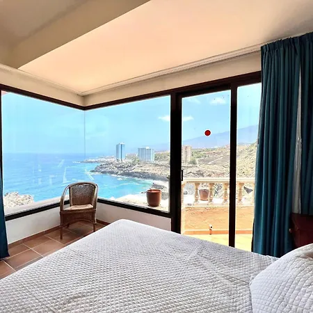 Two Bedrooms With Stunning Views Apartment *